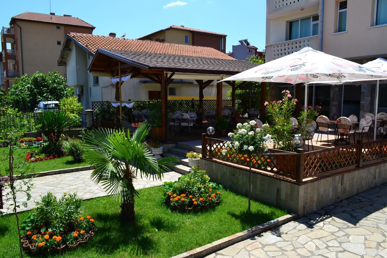 Отель Saint George Family Hotel Лозенец-20